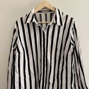 VINTAGE 🖤🤍 Liz Claiborne striped button-up